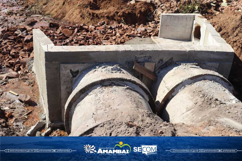 Prefeitura de Amambai substitui passagem do Córrego Desbarrancado aos fundos da Vila Guape