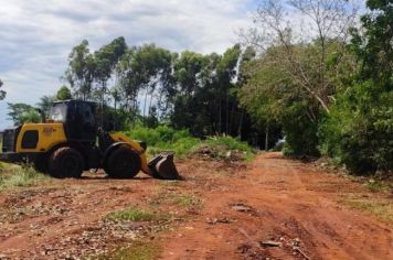 Prefeitura intensifica limpeza de áreas com descarte irregular de lixo e reforça alerta à população