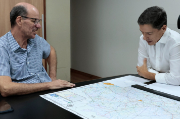 Prefeito Sérgio Barbosa se reúne com secretário estadual para discutir projetos para Amambai