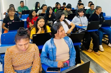 Cursos da Carreta Digital têm início na Aldeia Amambai com foco em inclusão tecnológica e qualificação profissional