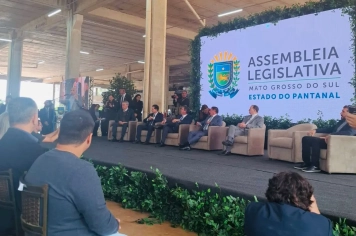 Prefeito Sérgio Barbosa participa da inauguração do estacionamento vertical da ALEMS e lançamento de livro histórico dos 45 anos da Assembleia