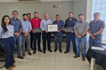Aprosoja/MS entrega estudo técnico sobre Uso e Ocupação do Solo à Prefeitura de Amambai