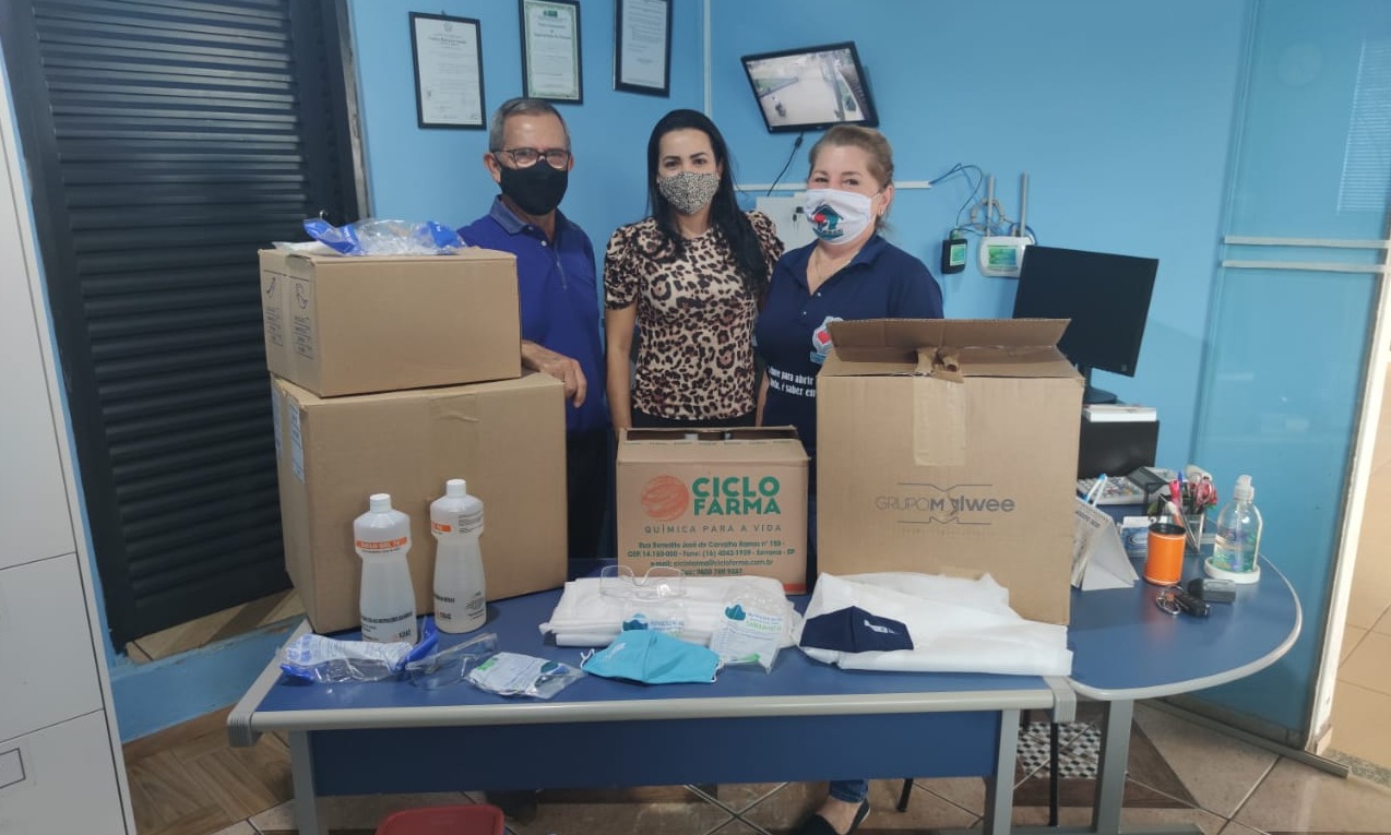 Secretaria Municipal de Saúde distribui Equipamentos de Proteção Individual para Lar do Idoso