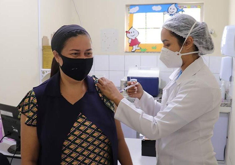 Continua a vacinação para pessoas maiores de 45 anos do público geral em Amambai