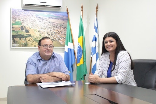 Dr. Bandeira comemora conquista de recursos e equipamentos para Amambai com a Deputada Rose Modesto
