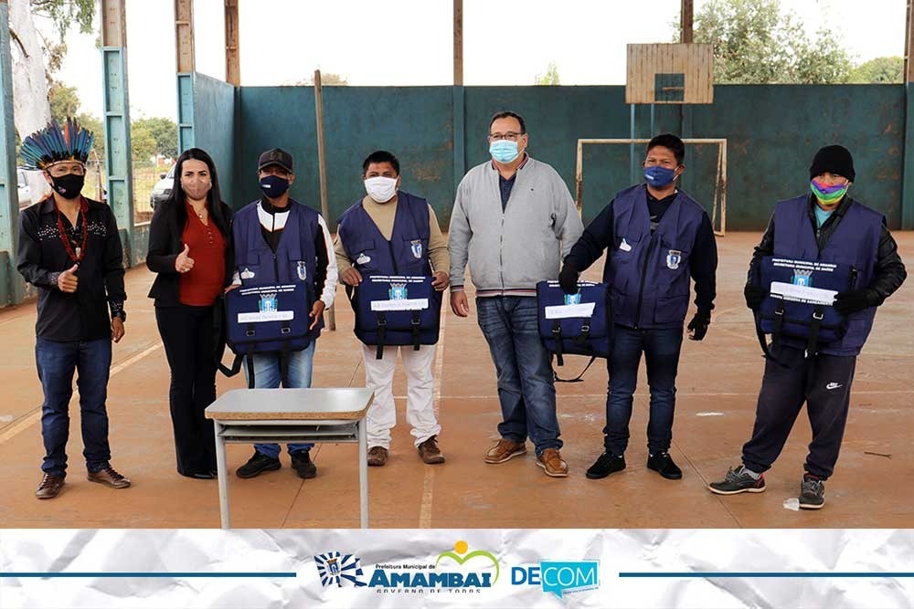 Prefeito Dr. Bandeira entrega uniformes aos Agentes Comunitários de Saúde Indígena