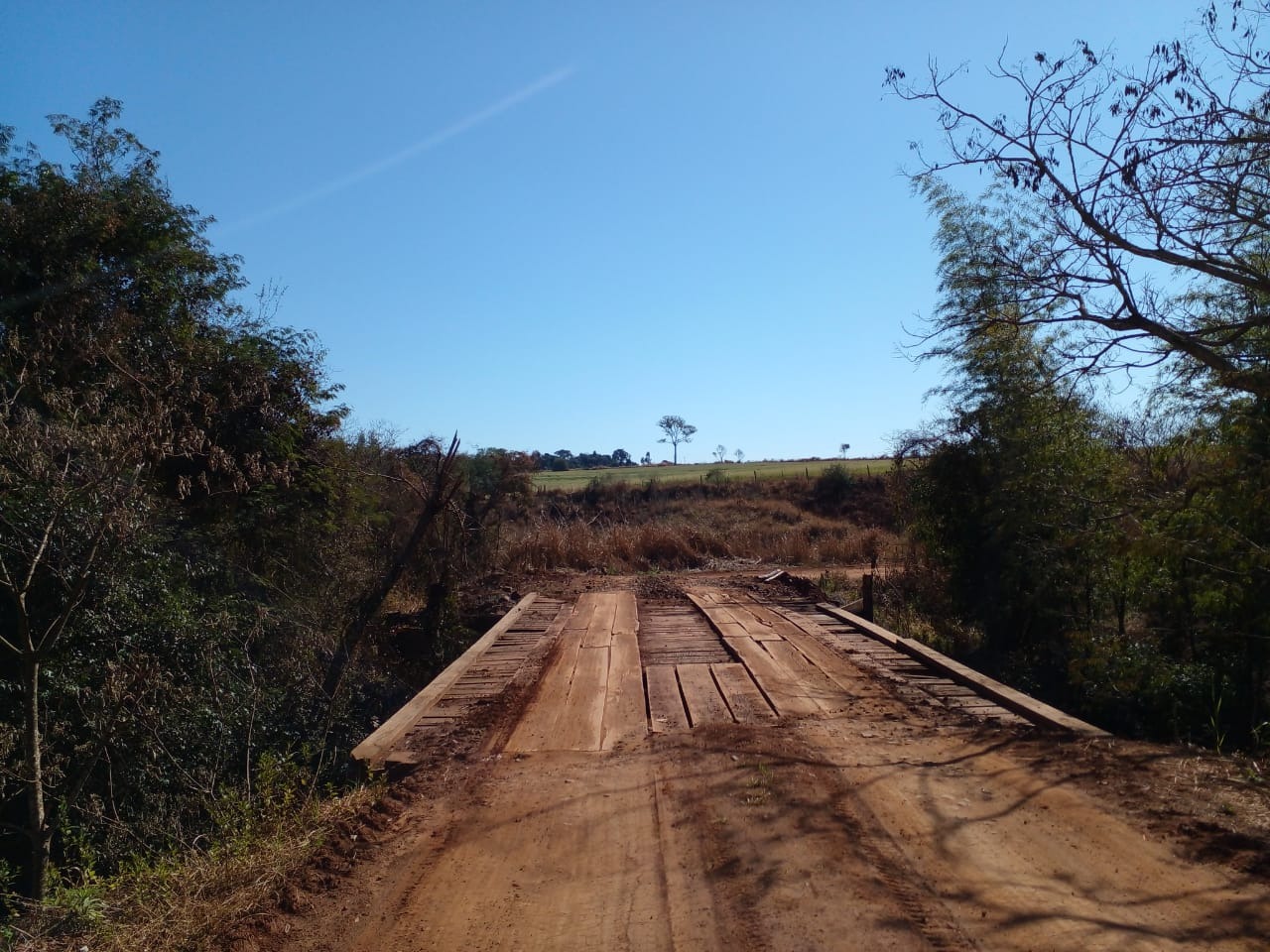 Divisão de Pontes do município interdita ponte sobre o Rio Jhogui