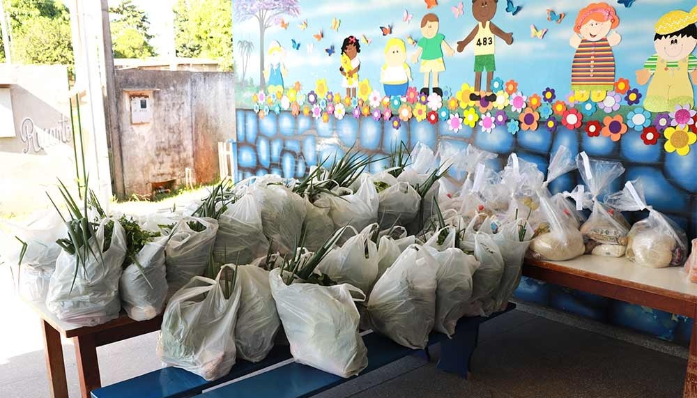 Prefeitura de Amambai distribui 772 kits da Agricultura Familiar para famílias de alunos em situação de vulnerabilidade