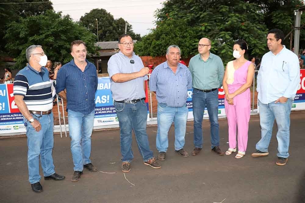 Em visita do Deputado Federal Vander Loubet, Prefeitura de Amambai inaugura asfalto da Vila Cristina e lança diversas obras