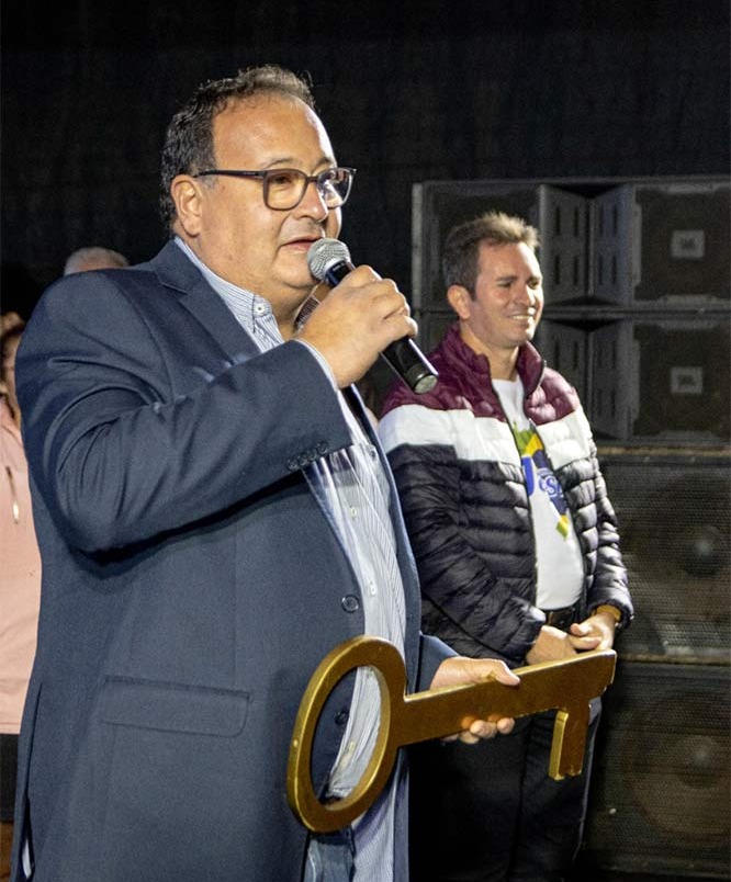 Prefeito Bandeira prestigiou 22ª edição da Marcha para Jesus, organizada pela comunidade evangélica de Amambai
