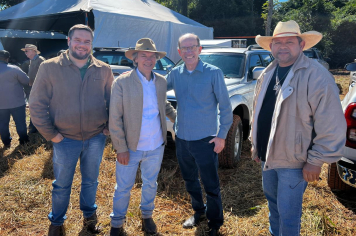 Prefeitura de Amambai prestigia dias de campo voltados à agricultura e pecuária