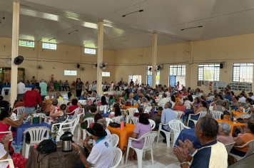 Baile do Conviver reúne idosos para uma tarde de alegria e reencontros em Amambai