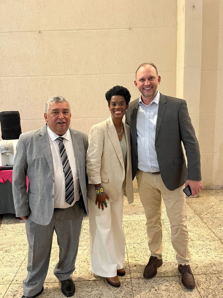 Brito representa prefeito Bandeira em evento da Itaipu Binacional