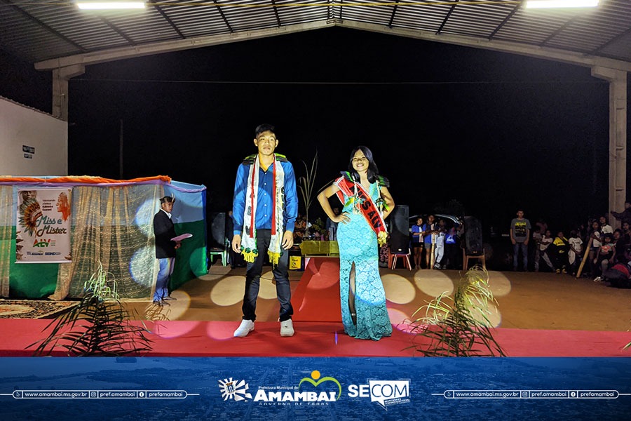 Jeile Fernandes Pavão e Weliton Teixeira Ricarte são escolhidos Miss e Mister indígena da Aldeia Limão Verde