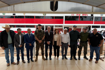 Prefeitura de Amambai prestigia solenidade de Entrega da Boina Preta no 17º RC Mec