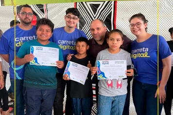 Carreta Digital certifica 163 alunos em cerimônia realizada na Aldeia Amambai