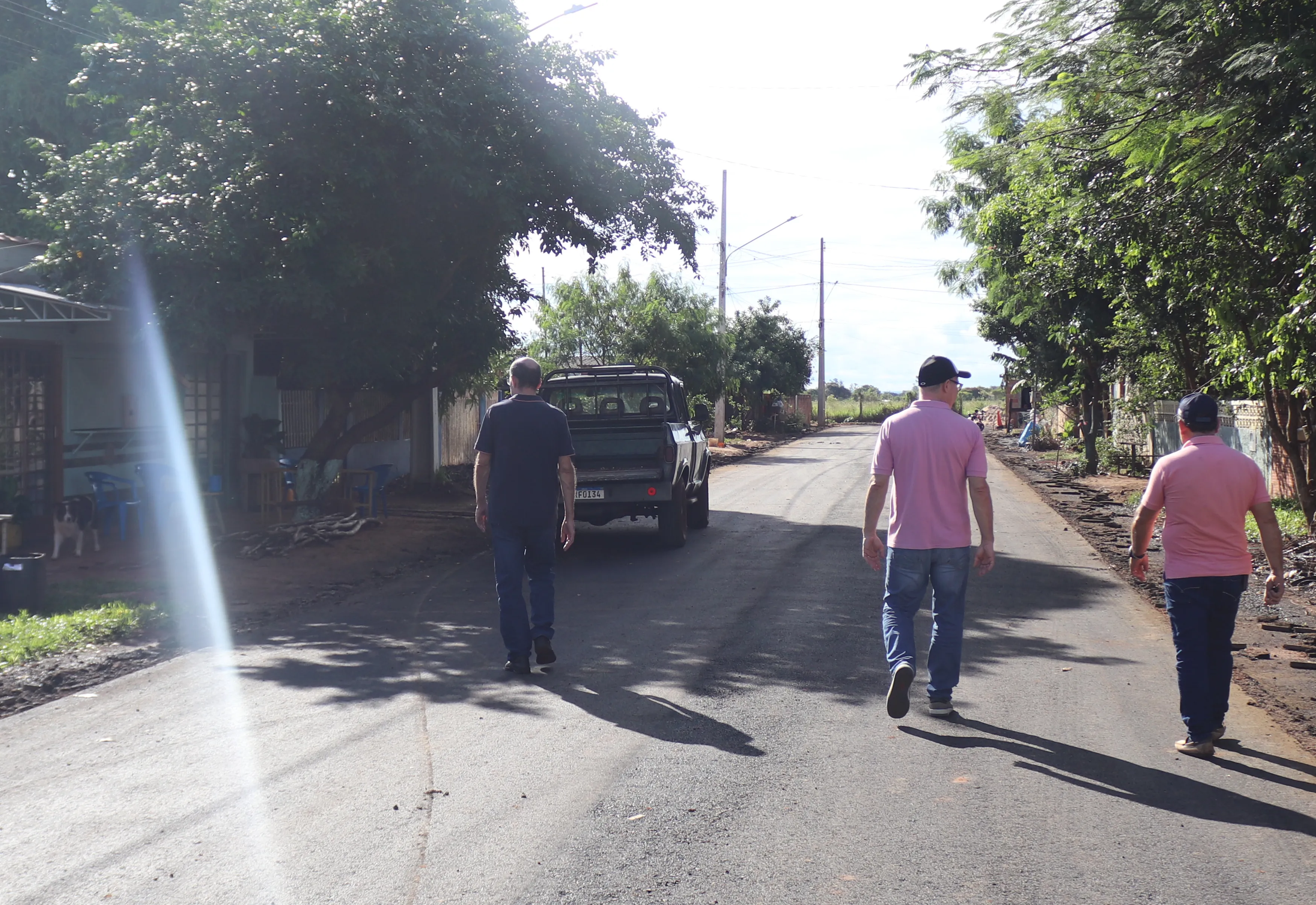 O asfalto na Vila Cristina já começa a se tornar realidade, marcando um importante avanço na infraestrutura urbana da região