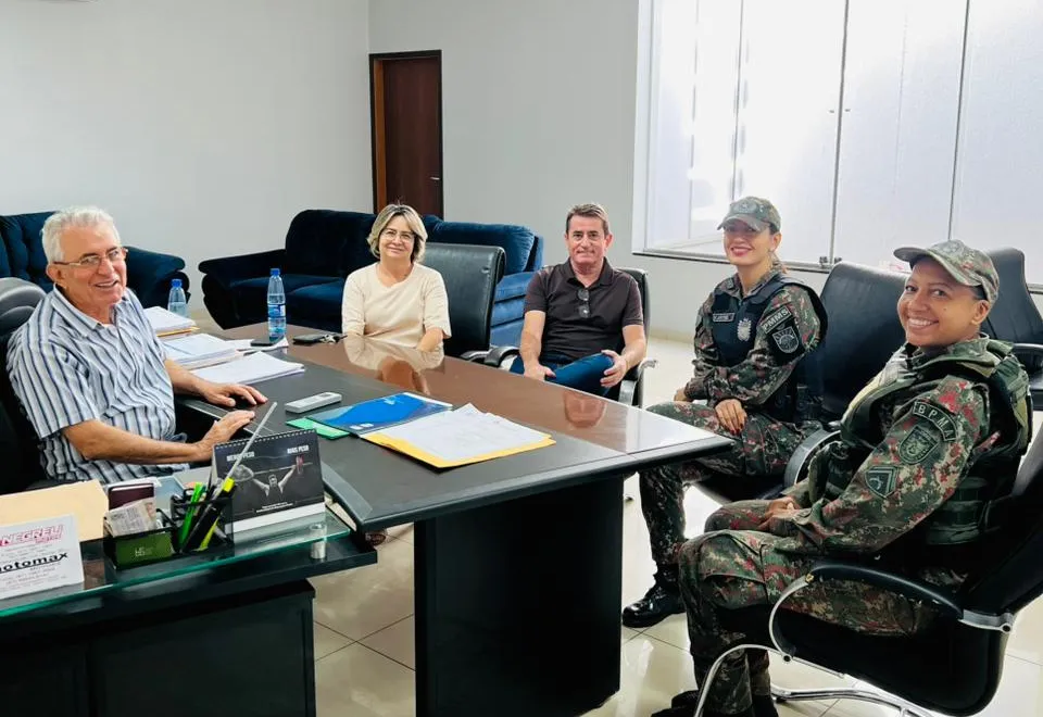 Prefeitura recepciona nova comandante da PMA de Amambai
