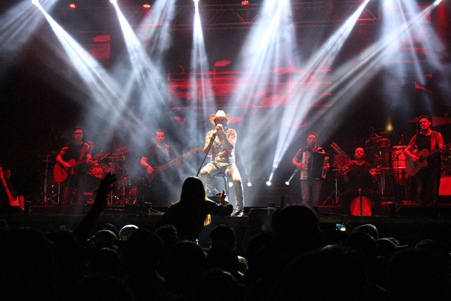 Após cinco dias de festa, EXPOBAI se encerra com casa cheia