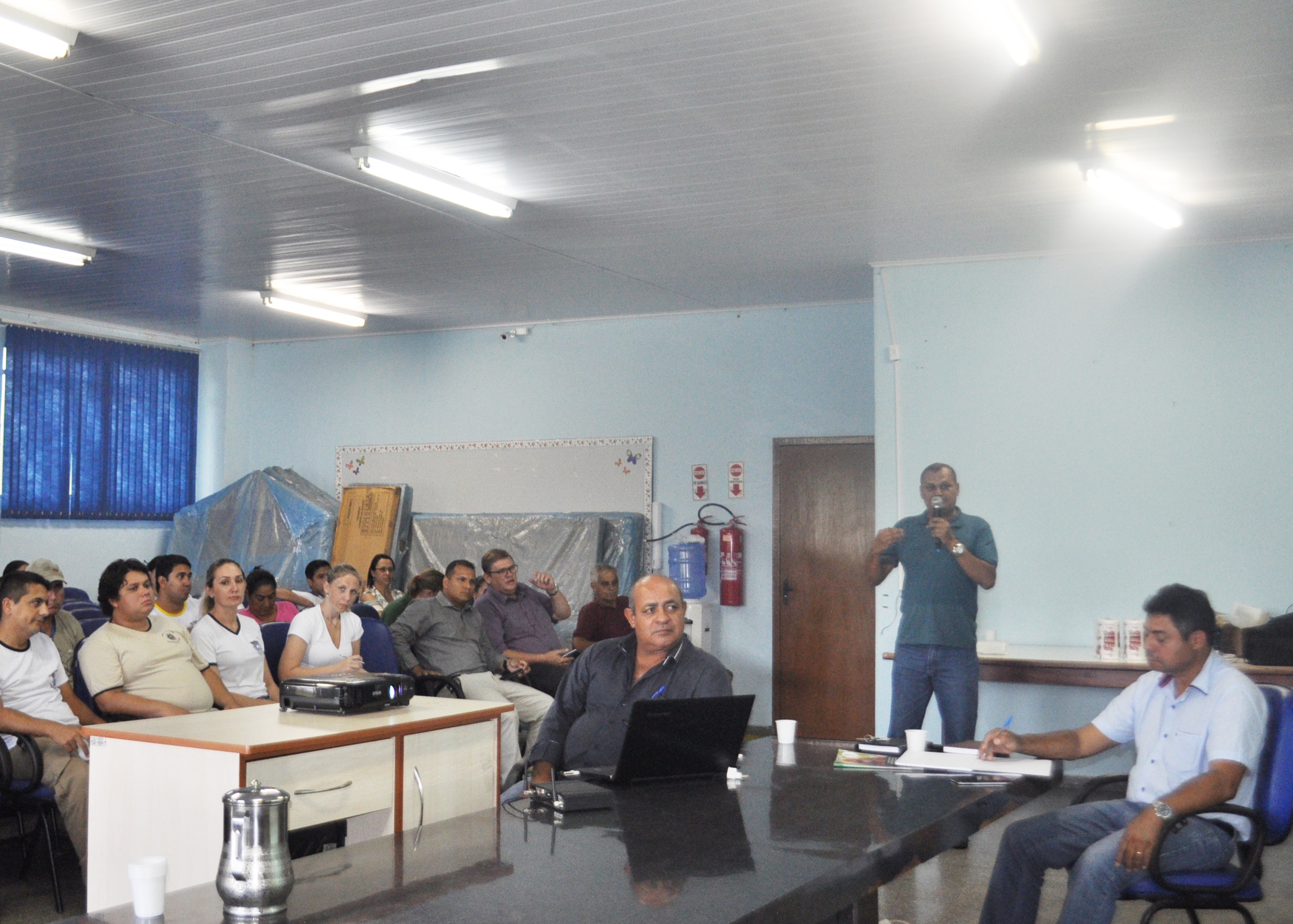 Profissionais de saúde participam de palestra sobre a Febre Amarela em Amambai