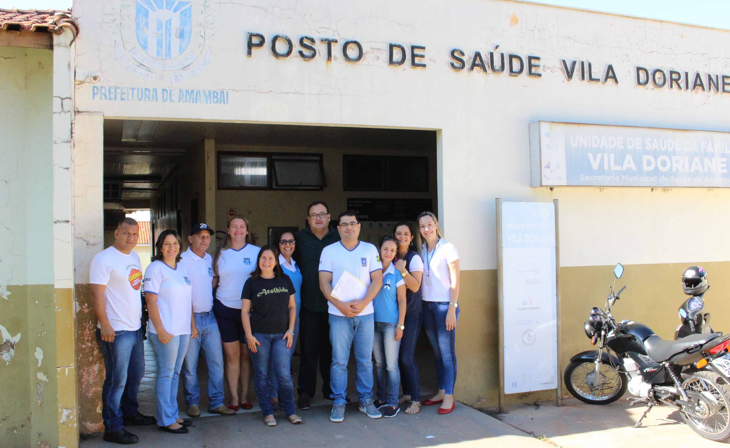 Bandeira assina, pessoalmente, ordem de serviço para reforma do Posto da Vila Doriane