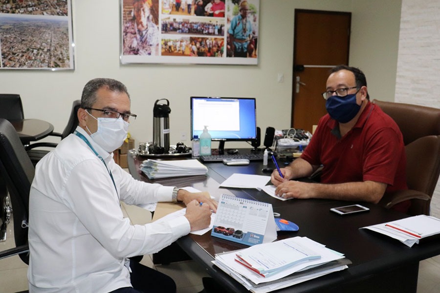 Prefeito assina junto a Caixa Econômica termo aditivo ao convênio de crédito consignado e tempo de carência