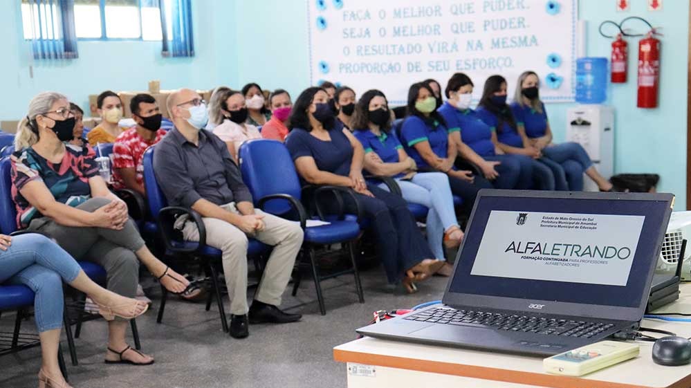 SEMED inicia formação continuada para professores alfabetizadores e lança Política Municipal de Alfabetização