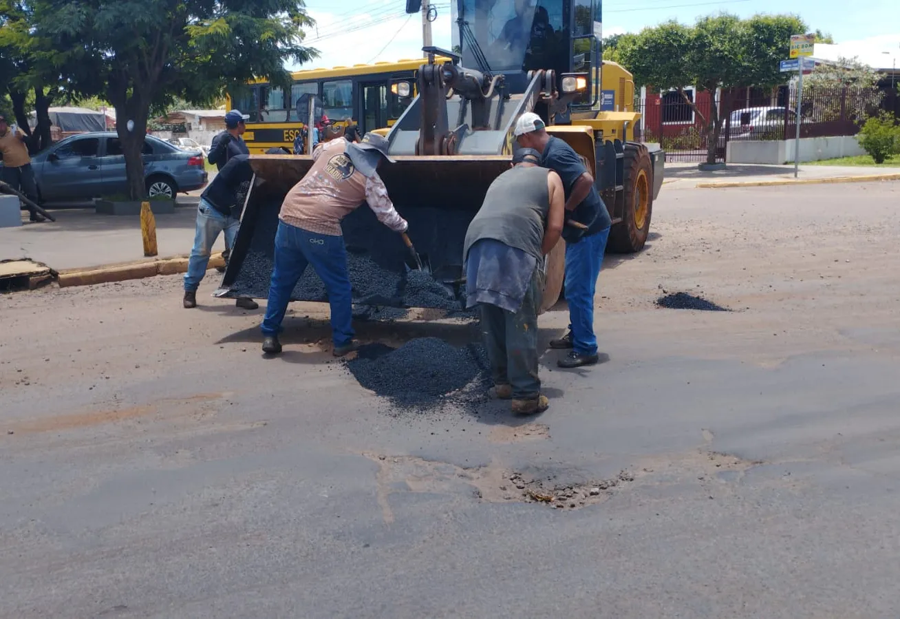 Secretaria de Serviços Urbanos intensifica Operação Tapa-Buraco após período de chuvas em Amambai