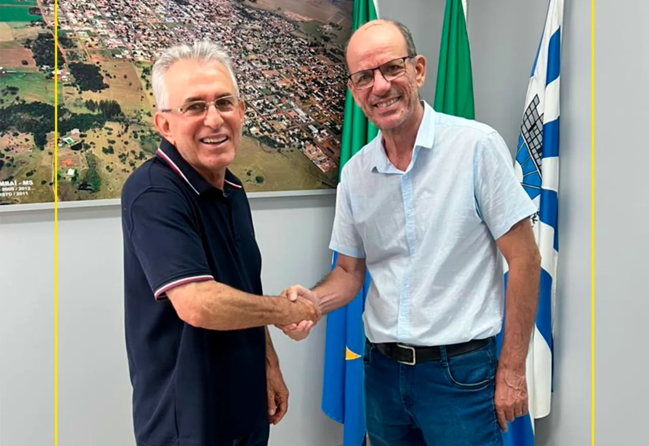 Prefeito Sérgio Barbosa transmite cargo ao vice-prefeito Jaime Vizzotto durante período de férias