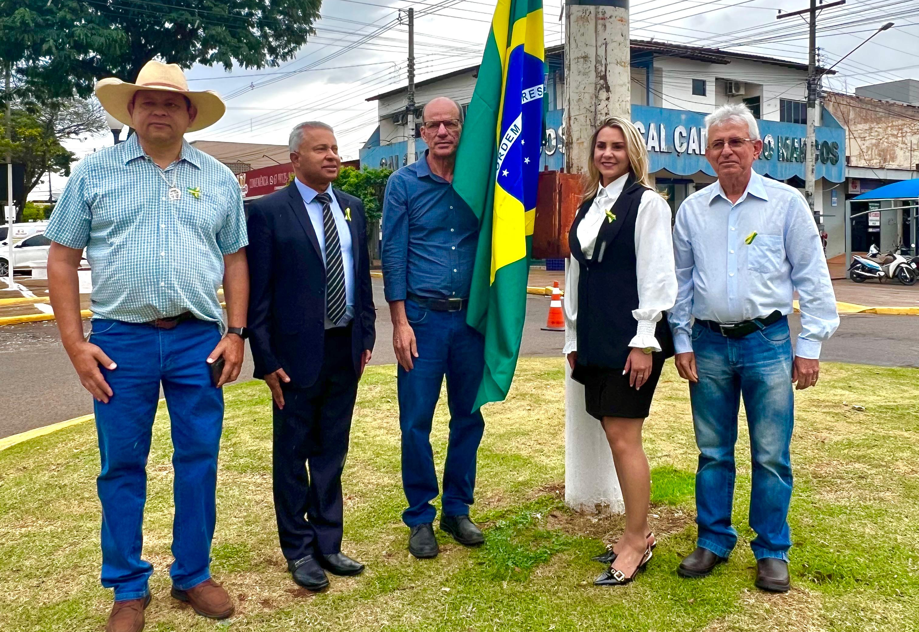 Semana da Pátria tem início oficial em Amambai com hasteamento das bandeiras