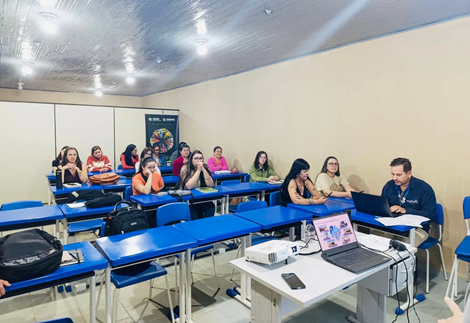 Prefeitura de Amambai, por meio da Secretaria de Desenvolvimento Econômico e Sala do Empreendedor, realiza curso de Formação em Departamento Pessoal
