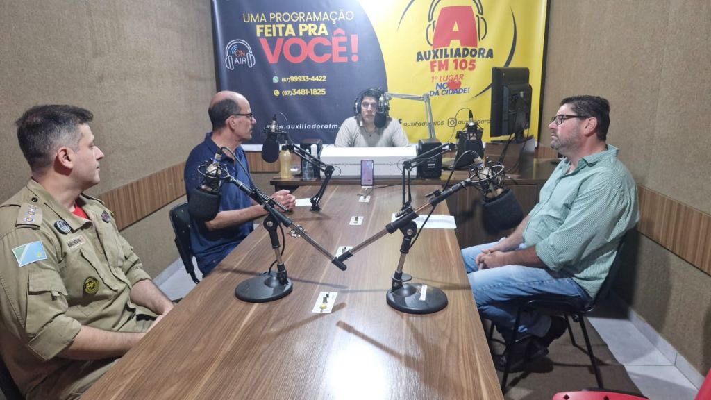 Amambai inicia programação do Maio Amarelo com foco no uso seguro de patinetes e ciclomotores Amambai inicia programação do Maio Amarelo com foco no uso seguro de patinetes e ciclomotores