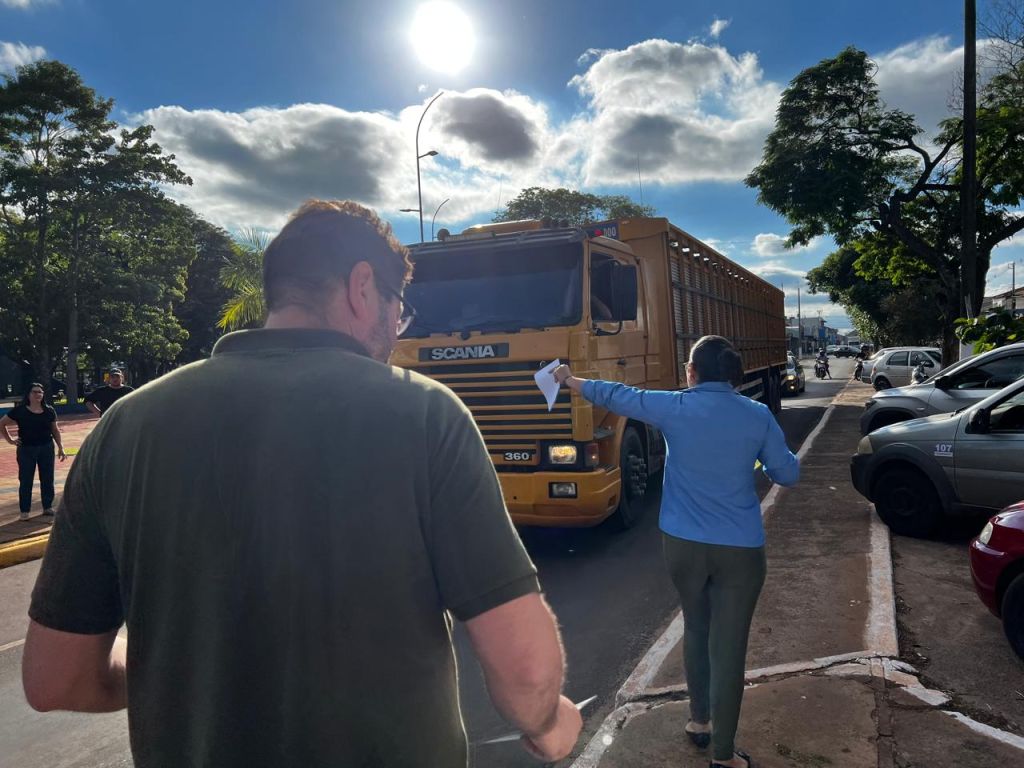 Amambai inicia programação do Maio Amarelo com foco no uso seguro de patinetes e ciclomotores Amambai inicia programação do Maio Amarelo com foco no uso seguro de patinetes e ciclomotores