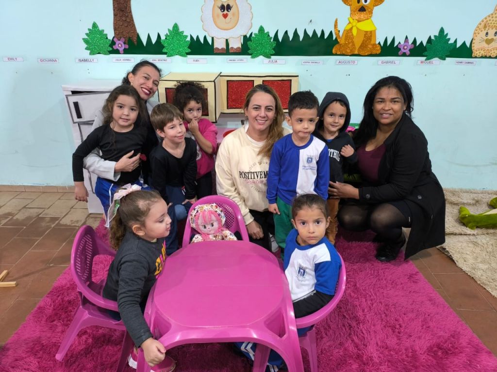 Maio foi mês de encantamento nas escolas de Amambai Maio foi mês de encantamento nas escolas de Amambai