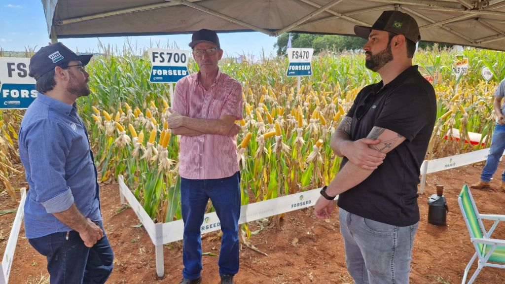 Prefeitura de Amambai prestigia dias de campo voltados à agricultura e pecuária Prefeitura de Amambai prestigia dias de campo voltados à agricultura e pecuária